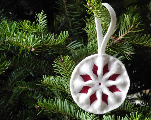 Adornos para el árbol con fieltro Adornos para el árbol con fieltro